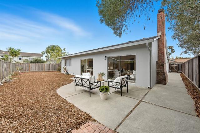 1100 Bounty Drive, Foster City CA: https://media.crmls.org/mediaz/8cc0cbb2-a8cb-4a9e-b2de-16f92cdb1e8a.jpg