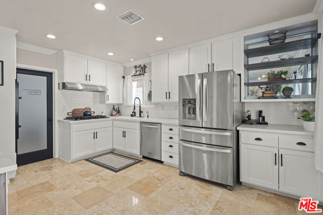 21115 Merridy Street photo 8