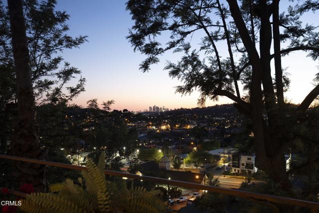 Detail Gallery Image 8 of 10 For 6201 1/2 Saylin Ln, Los Angeles,  CA 90042 - 5 Beds | 2/2 Baths