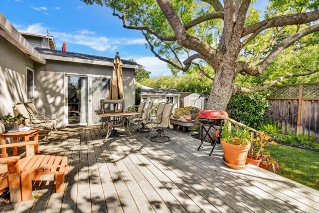 255 Nimitz Avenue, Redwood City CA: https://media.crmls.org/mediaz/8cc16c54-442d-48f4-a4fe-914520caa026.jpg