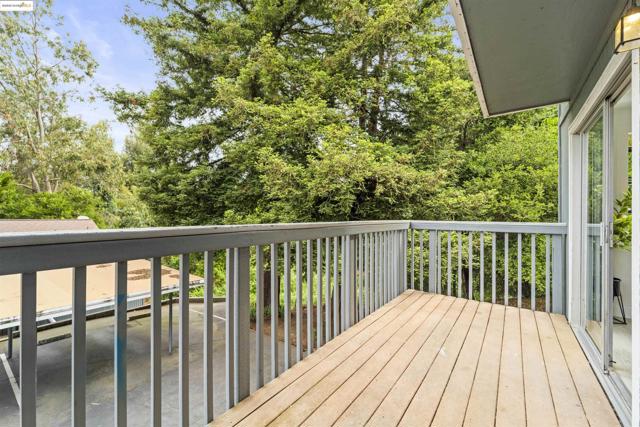 2326 D St, Hayward CA: https://media.crmls.org/mediaz/8cc2593c-5403-40e9-8024-a8dda6fe516a.jpg