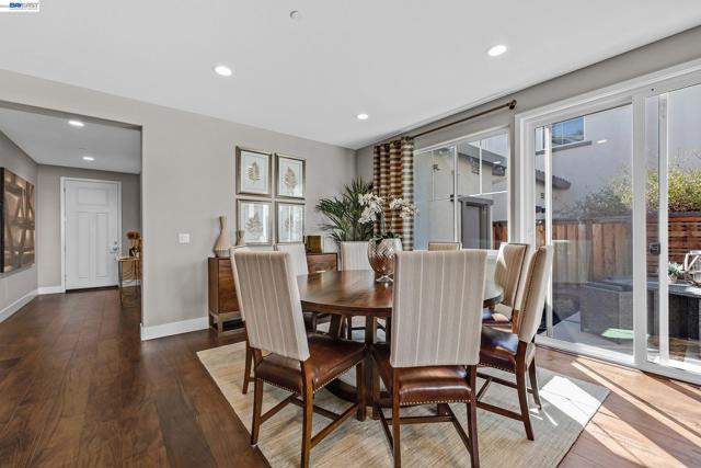 883 Barney Com, Livermore CA: https://media.crmls.org/mediaz/8cc26f9a-c645-4401-b439-5f52739380b2.jpg