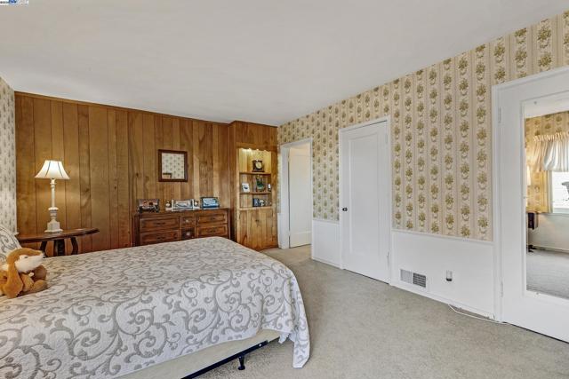 2863 Burton Dr, Oakland CA: https://media.crmls.org/mediaz/8cc3bd69-9347-419c-aa6a-0ead39d8ff5f.jpg