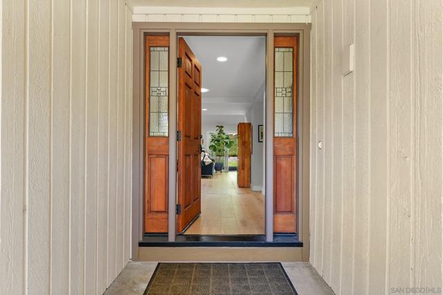 Image 3 of 33 For 3964 Calgary Ave