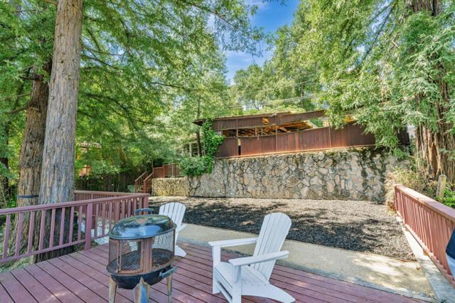 514 Live Oak Lane, Redwood City CA: https://media.crmls.org/mediaz/8cc4b614-f4c6-4377-b8b2-e09d105c2b69.jpg