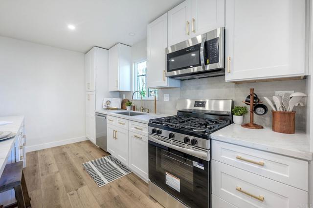 Detail Gallery Image 13 of 33 For 1350 Marabou Ln, Vista,  CA 92083 - 3 Beds | 2 Baths