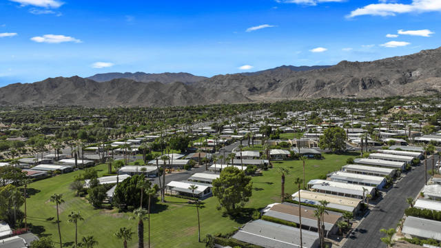 49305 Hwy 74 Spc 49, Palm Desert CA: https://media.crmls.org/mediaz/8cc5e7e3-5cec-4f42-8f6c-68249167ae80.jpg