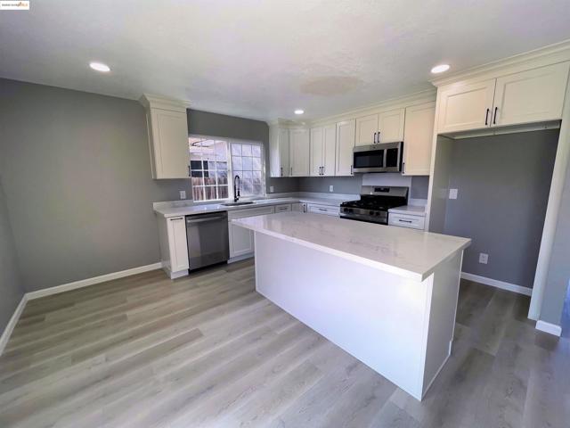 2723 E Tregallas Rd, Antioch CA: https://media.crmls.org/mediaz/8cc623b7-05f1-49e7-8ab9-2fde0b735da4.jpg