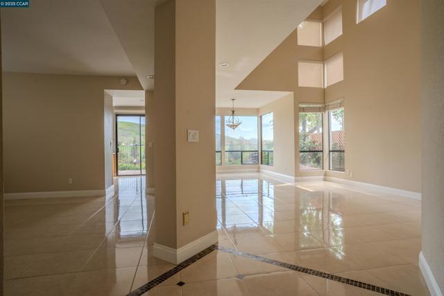 772 Lakemont Pl, San Ramon CA: https://media.crmls.org/mediaz/8cc63e46-caa1-4eef-af8c-9695af50d242.jpg