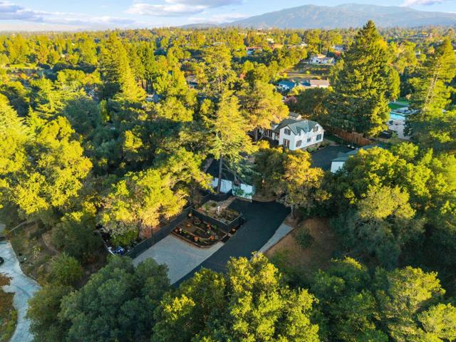 19050 Camino Barco, Saratoga CA: https://media.crmls.org/mediaz/8cc6790e-ad08-4204-a03d-875c86f4a85c.jpg