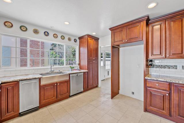 728 Brewington Avenue, Watsonville CA: https://media.crmls.org/mediaz/8cc72da9-db7b-44d0-ab6e-11888bd63a4b.jpg