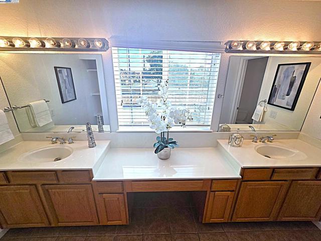33332 Depot Rd, Union City CA: https://media.crmls.org/mediaz/8cc75a78-f6a0-45cd-a984-8155c87f538a.jpg