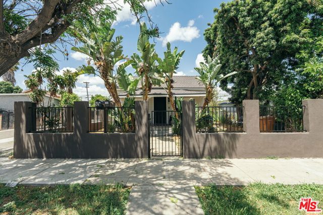 503 E Truslow Avenue, Fullerton CA: https://media.crmls.org/mediaz/8cc79e7f-4eaa-4ed9-8c90-954d13db91d7.jpg