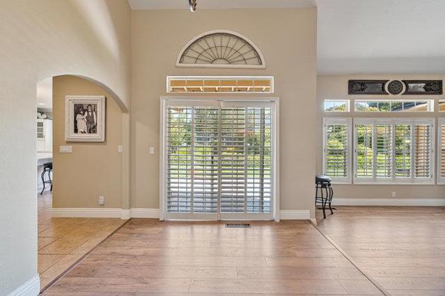 120 Tierra Del Sol, Hollister CA: https://media.crmls.org/mediaz/8cc7d7e5-d7d3-4b16-99e2-df165ed5be00.jpg
