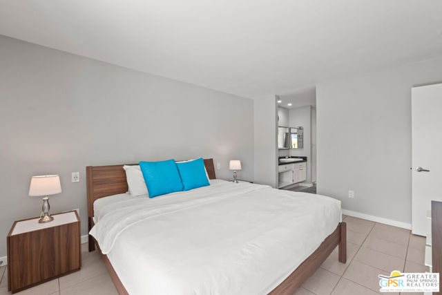 415 N Hermosa Drive, Palm Springs CA: https://media.crmls.org/mediaz/8cc84164-1c39-49d3-b2cf-6c0ca3d8f81e.jpg