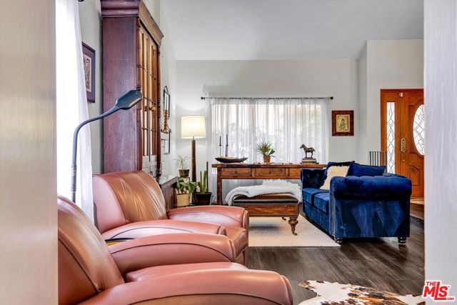 16424 Bubbling View Circle, Cerritos CA: https://media.crmls.org/mediaz/8cc88ac8-bc4d-4f1e-adc7-5d18802f833e.jpg