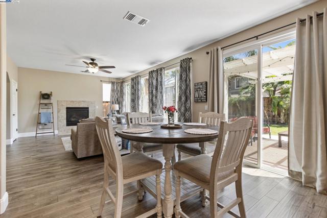 6454 Green Castle Cir, Discovery Bay CA: https://media.crmls.org/mediaz/8cc8978a-cf15-44b1-b99e-cd6d4cb94bc9.jpg