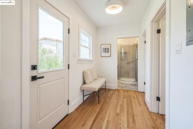 1515 Derby St, Berkeley CA: https://media.crmls.org/mediaz/8cc985a0-6785-48c3-b76d-b644d8c5fcd1.jpg