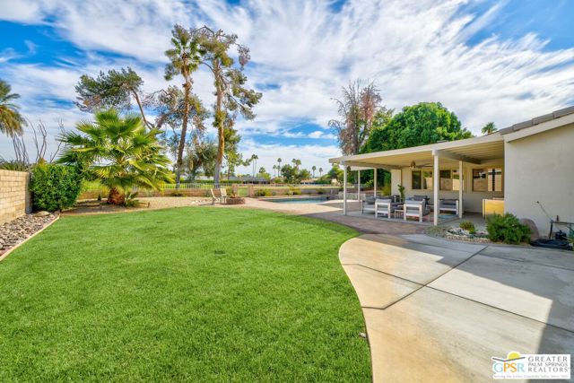 2002 S Bobolink Lane, Palm Springs CA: https://media.crmls.org/mediaz/8cc9dc5d-f3f3-4bd2-b8b4-8f1f102a611c.jpg