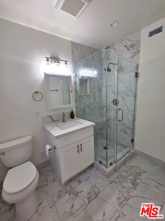 https://media.crmls.org/mediaz/8cca0ac2-9072-4ac1-9956-ec584d565b6f.jpg?preset=X-Large