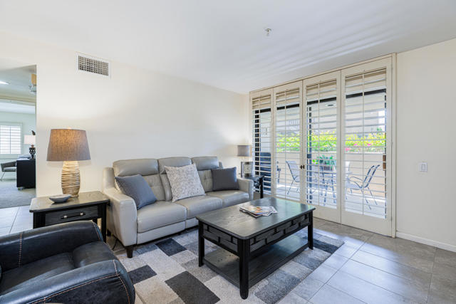 605 E Amado Road, Palm Springs CA: https://media.crmls.org/mediaz/8cca2348-4d4c-468a-9f35-b77609e31555.jpg