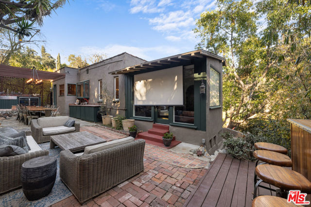 400 W Avenue 42 Avenue, Los Angeles CA: https://media.crmls.org/mediaz/8cca503a-7d11-4c6f-ad68-de20335e0acc.jpg