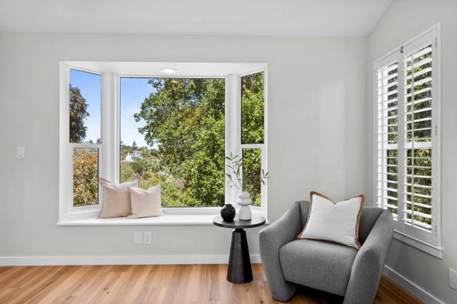 3554 Oak Knoll Drive, Redwood City CA: https://media.crmls.org/mediaz/8ccb230e-f2db-4ae0-a1e5-00ced55cdf37.jpg