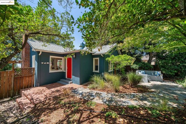 716 Cragmont Ave, Berkeley CA: https://media.crmls.org/mediaz/8ccb2cfe-ee5c-40e5-871d-0e86e8b52f0e.jpg