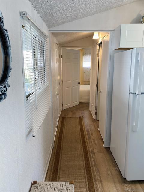 1425 E Madison Ave E, El Cajon CA: https://media.crmls.org/mediaz/8ccb46ba-6eaf-4605-bfd1-47aecf74530e.jpg