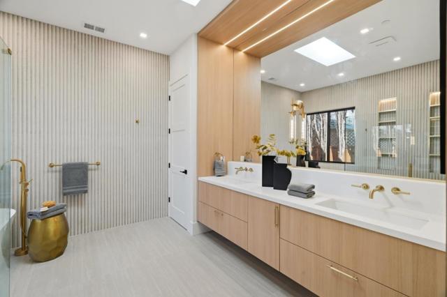 Image 32 of 86 For 15400 Herring Avenue