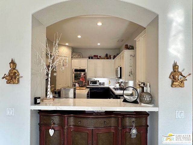47925 Via Livorno, La Quinta CA: https://media.crmls.org/mediaz/8ccb8aa8-2773-4037-8beb-ce746e245b06.jpg