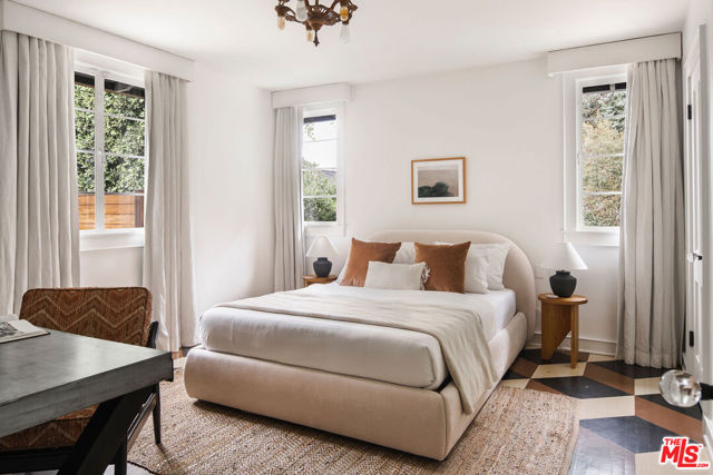 2050 N Edgemont Street, Los Angeles CA: https://media.crmls.org/mediaz/8ccc5a06-8202-46b6-9b54-0a0b32f68a42.jpg