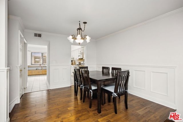 10229 Variel Avenue, Chatsworth CA: https://media.crmls.org/mediaz/8ccc5be8-328a-4728-a66f-91547cbc32ec.jpg