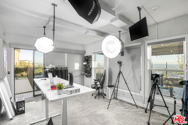 20254 Liverpool Way, Porter Ranch CA: https://media.crmls.org/mediaz/8ccc6781-0dca-405a-9577-0fad32f54e6d.jpg