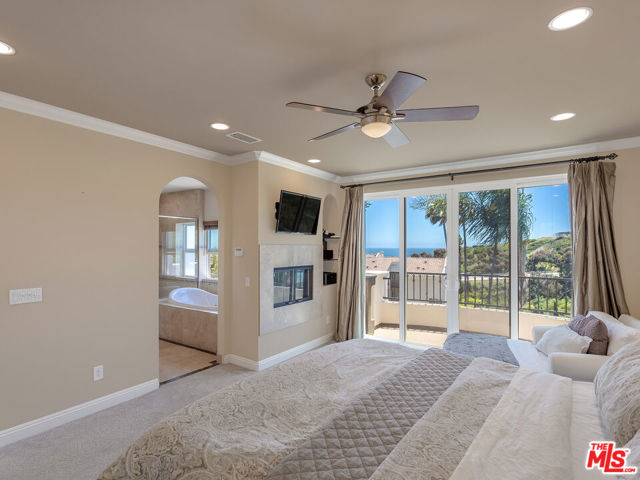 23949 De Ville Way, Malibu CA: https://media.crmls.org/mediaz/8ccc8081-bbdb-41d1-abc8-8d713be1f2ab.jpg