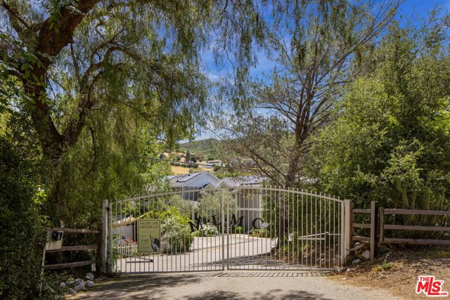 2210 Triunfo Place photo 1