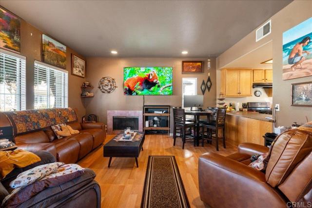 Detail Gallery Image 12 of 25 For 1005 Anza Ct, El Cajon,  CA 92020 - 4 Beds | 2/1 Baths