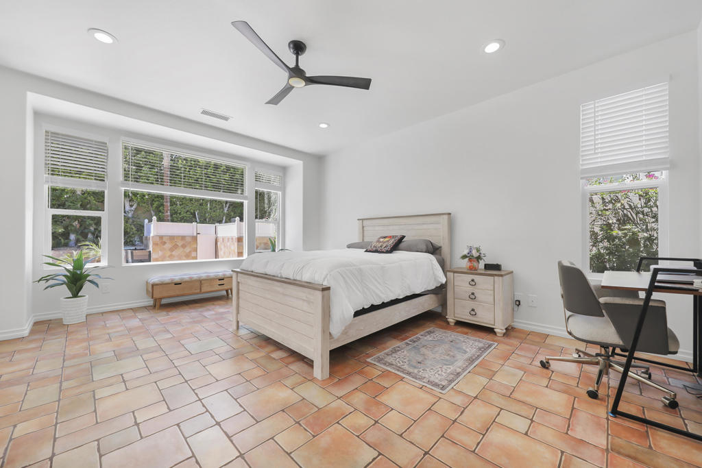 MLS #219138685DA image #16