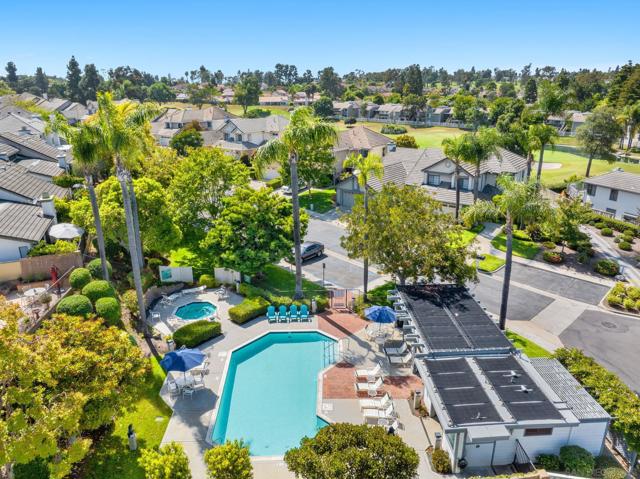 1894 Spyglass Cir, Vista CA: https://media.crmls.org/mediaz/8ccefe0e-0ea4-4839-b3e1-4c64c2827193.jpg