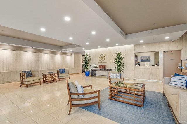 230 W Laurel Street, San Diego CA: https://media.crmls.org/mediaz/8ccf81ad-0d5f-471e-9ee9-a9cf92700409.jpg