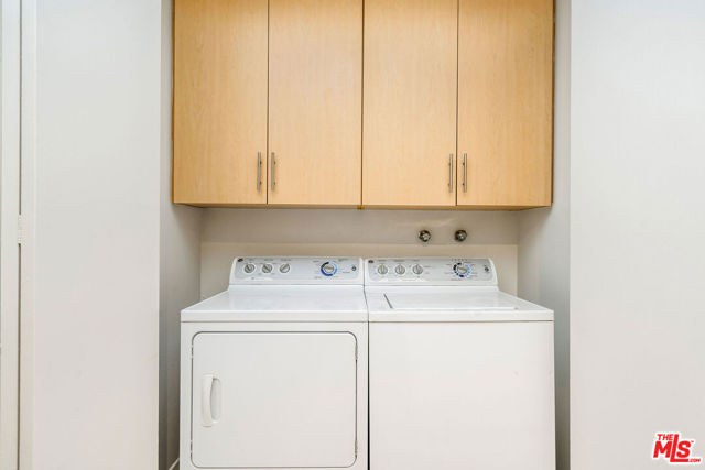 1830 Westholme Avenue, Los Angeles CA: https://media.crmls.org/mediaz/8ccfa19b-4cb2-40e0-9fce-33720a9aaa49.jpg