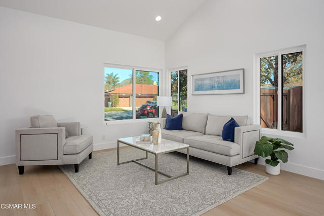 574 Nicole Drive, Newbury Park CA: https://media.crmls.org/mediaz/8cd0652c-de11-4980-8bc3-3e0ea452c204.jpg