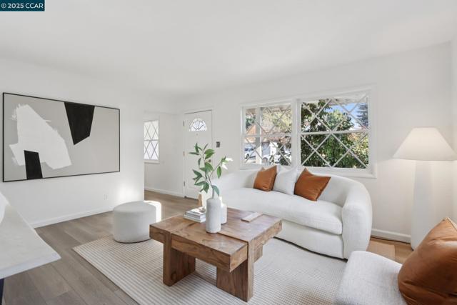 1467 Cape Cod Way, Concord CA: https://media.crmls.org/mediaz/8cd0d5cd-c352-4e22-8717-2720d88839e3.jpg