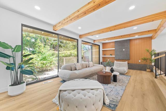 536 Sand Hill Circle, Menlo Park CA: https://media.crmls.org/mediaz/8cd0d7b5-0186-436e-984f-5c3e6d64be60.jpg