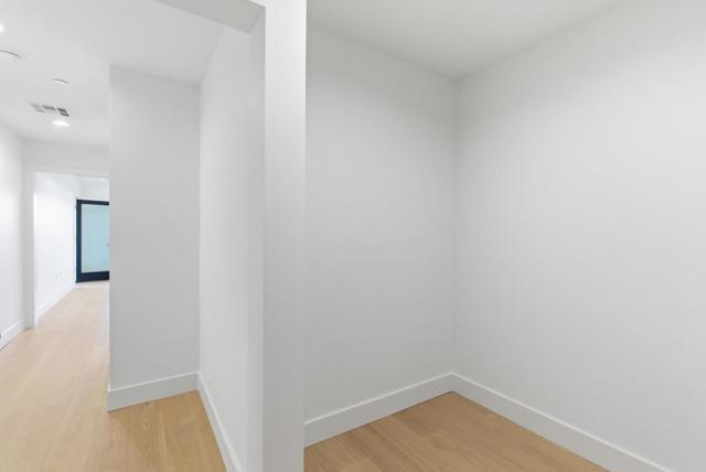 560 El Camino Real, San Carlos CA: https://media.crmls.org/mediaz/8cd0f5c6-e613-431b-885e-55fff5d2403f.jpg