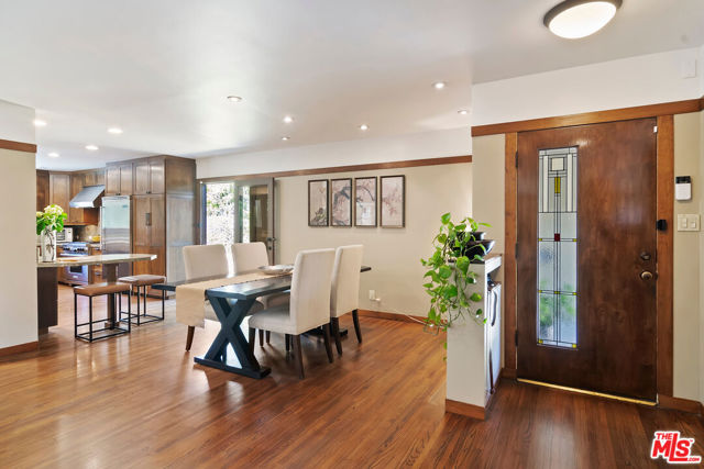 2299 Beverwil Drive, Los Angeles CA: https://media.crmls.org/mediaz/8cd151c8-b7f9-49d8-a530-55e0dc6b21f3.jpg