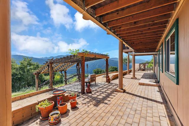 18 Asoleado Drive, Carmel Valley CA: https://media.crmls.org/mediaz/8cd19027-3bd8-46eb-a0af-8b23a7c99c9c.jpg