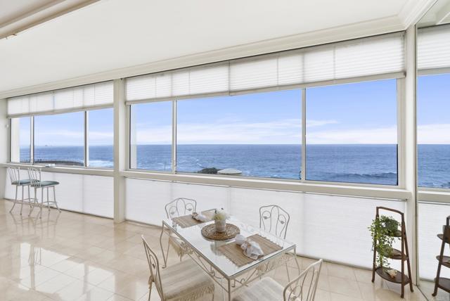 939 Coast Boulevard, La Jolla CA: https://media.crmls.org/mediaz/8cd2b564-af8a-4eac-a1e4-e2f430d3c5eb.jpg