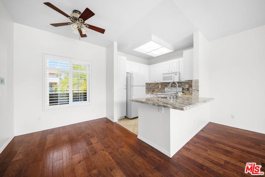 2150 Camino De La Reina - photo 11