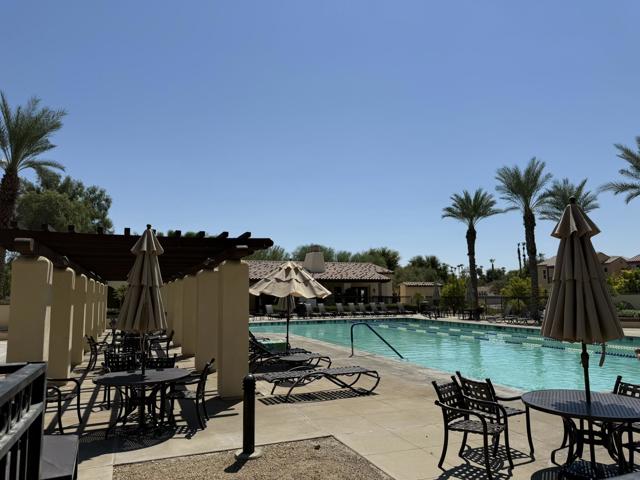 250 Paseo Bravo, Palm Desert CA: https://media.crmls.org/mediaz/8cd307ac-cea6-4149-af6c-748745b1e8c5.jpg